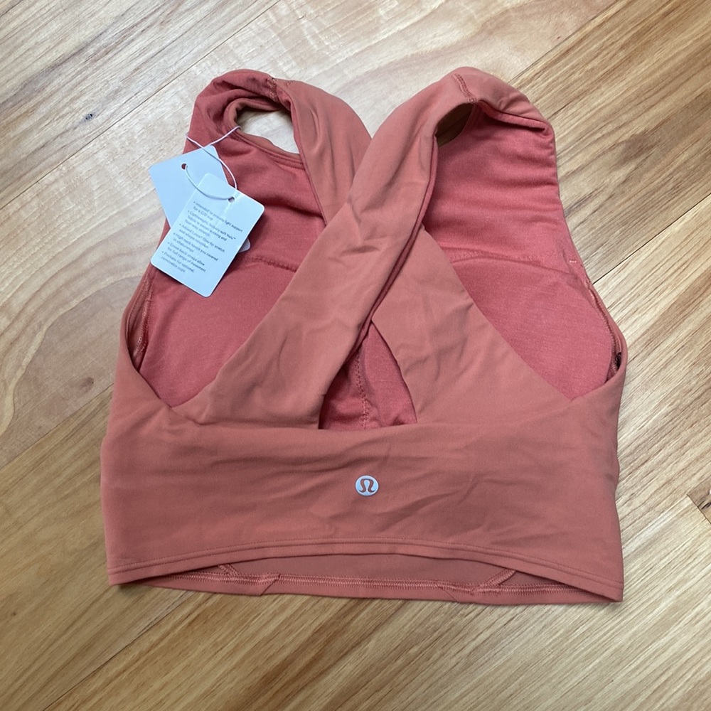 NWT Lululemon Forward Fold Bra - Picture 4 of 7